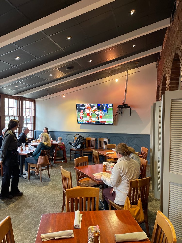Boscos Restaurant & Brewing Company
