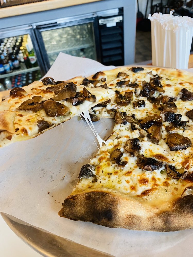 Bacco Pizzeria and Wine Bar