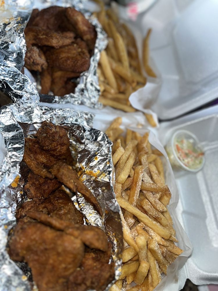 Hook's Catch Seafood & Wings - Coconut Creek