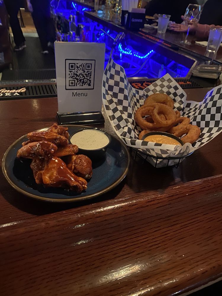 Blackbird's Bar & Restaurant