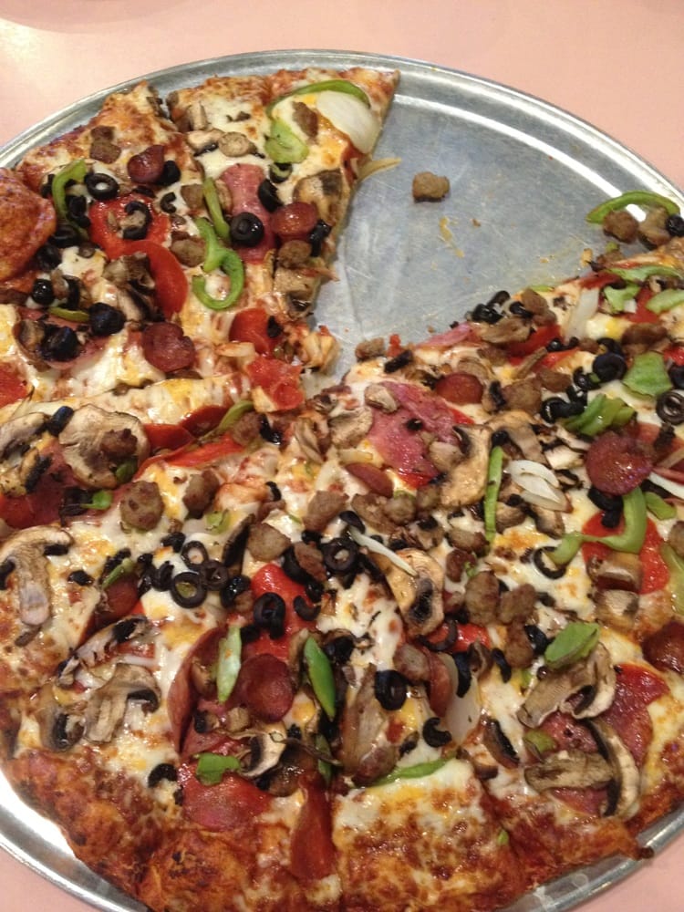 Round Table Pizza 42 Photos 79 Reviews 2633 Springs Rd Photo Of Round Table Pizza Vallejo Ca United States