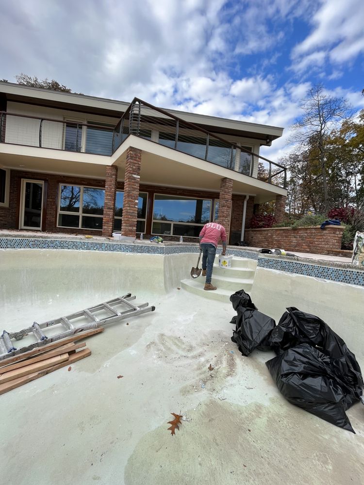 Deluxe Pool Services