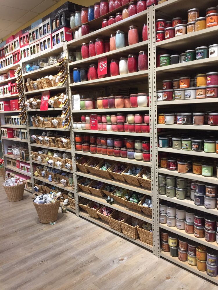 Yankee Candle Company Candle Stores 1770 W Main St, Riverhead, NY