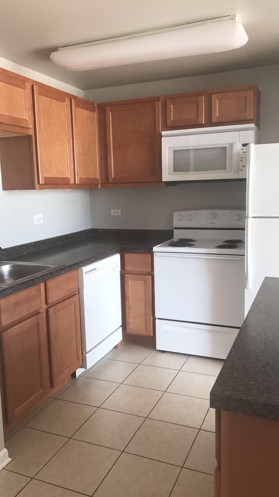 Lots Of Cabinet Counter Space Dishwasher Oven Stovetop Photo Of Fox Run Saint Charles Il United States Lots Cabinet