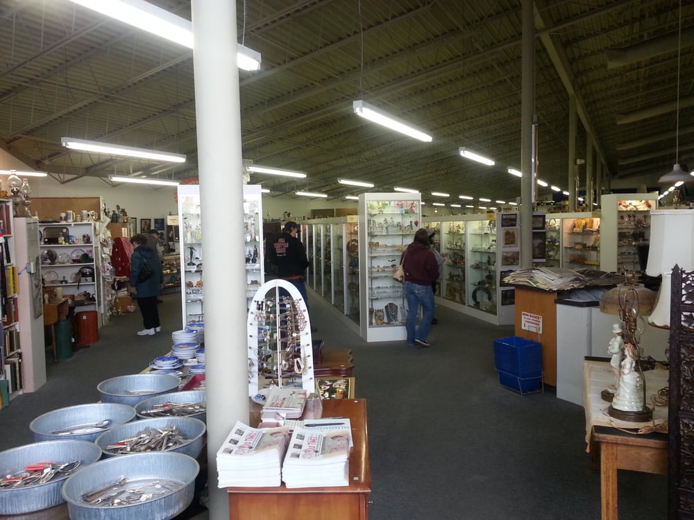 Antiques Minnesota Antiques 191 S River Ridge Cir, Burnsville, MN