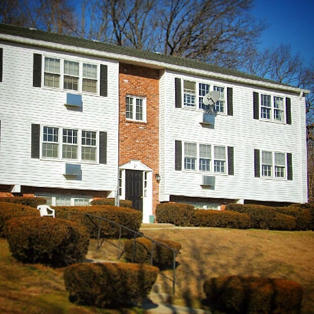 Colonial Manor Apartments - Apartments - 165 Pearl St, Seymour, CT