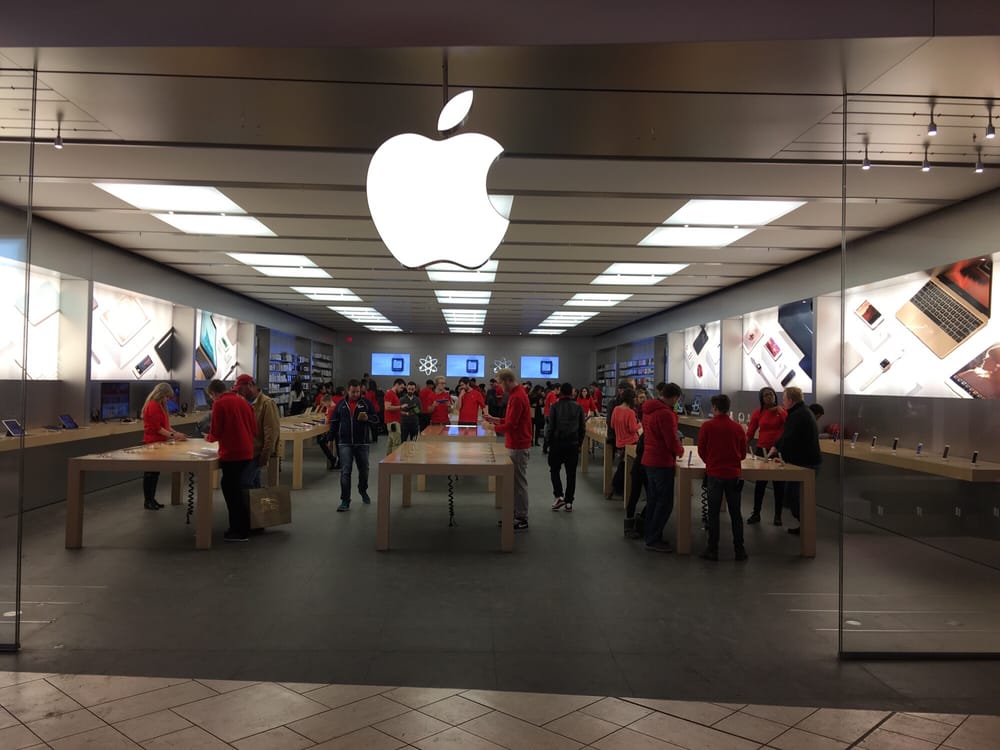 Apple Chinook Centre