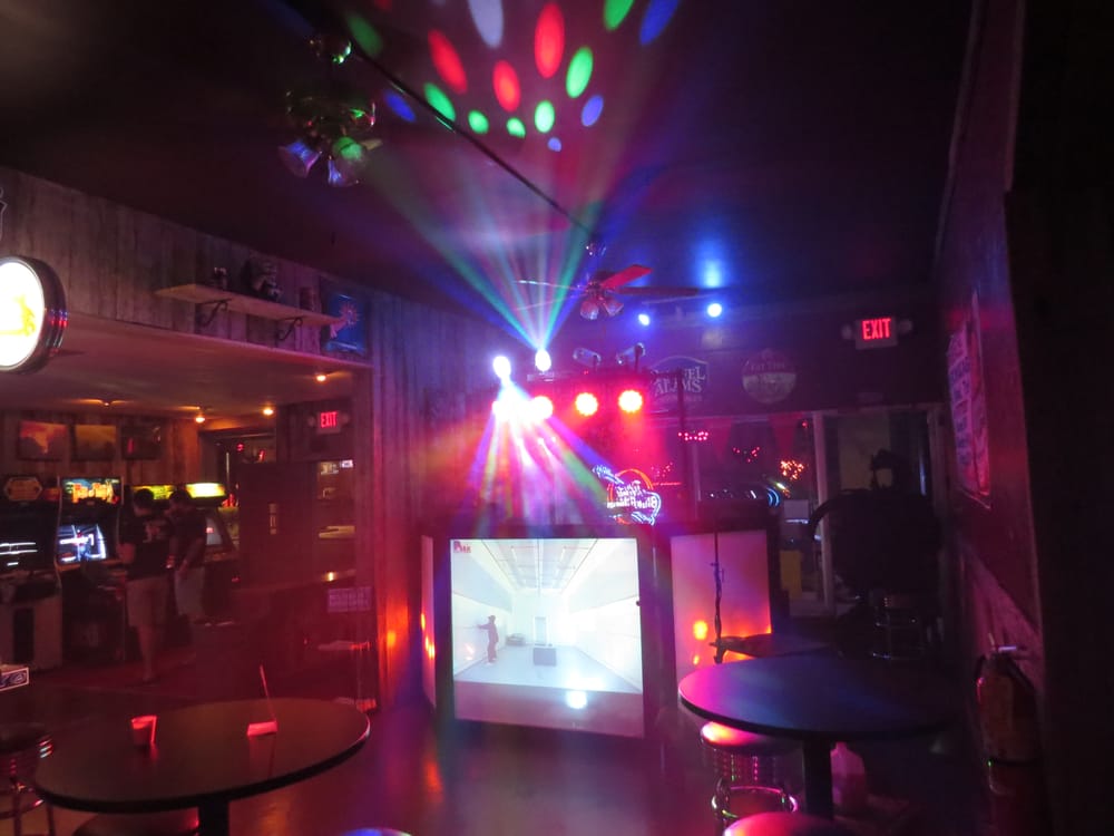 Pitter's Cafe & Lounge