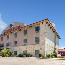 Comfort Suites 16 Photos 10 Reviews Hotels 903 Harbor Lakes Photo Of Comfort Suites Granbury Tx United States