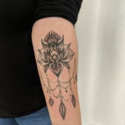The Plug Tattoo Piercing 537 Photos 156 Reviews Photo Of The Plug Tattoo Piercing Richmond Ca United States Custom