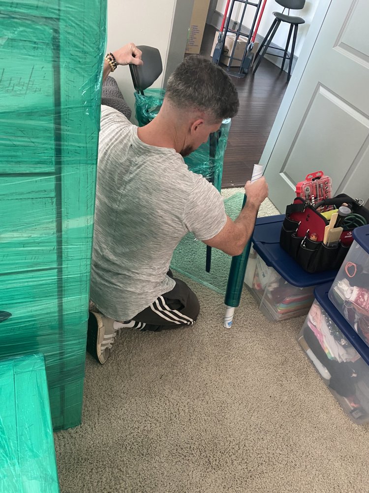 Carolyn’s Moving & Storage