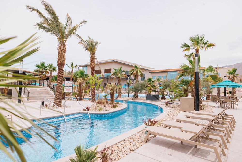 The Elmont Resort