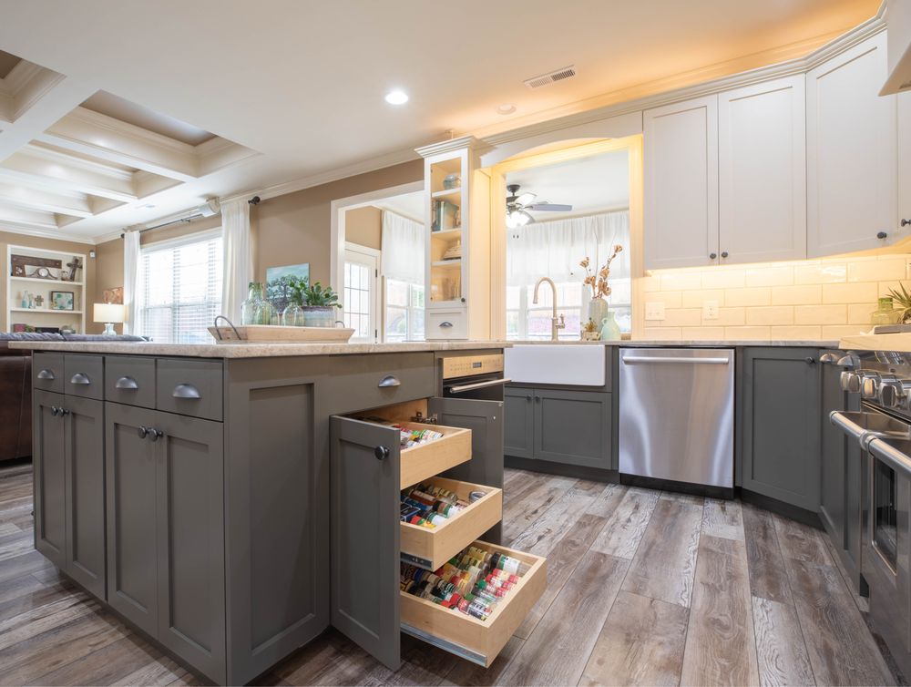 KNOXVILLE CUSTOM CABINETS