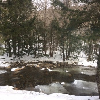 Franconia Notch Motel 20 Photos 11 Reviews Hotels 572 Us Rt Photo Of Franconia Notch Motel Lincoln Nh United States River Behind The