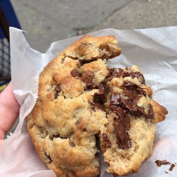 Levain Bakery 4851 Photos 7530 Reviews Bakeries 167 W 74th