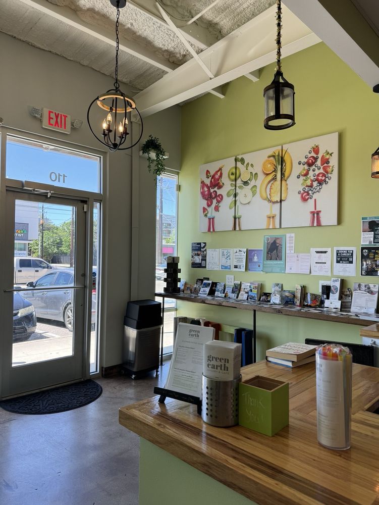 Green Earth Juicery & Cafe