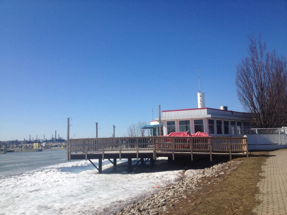 Sarnia Bay Marina Restaurant Pubs 97 Seaway Road, Sarnia, ON