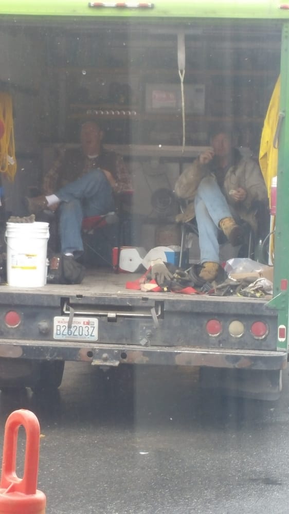 Rip's Roofing & Construction