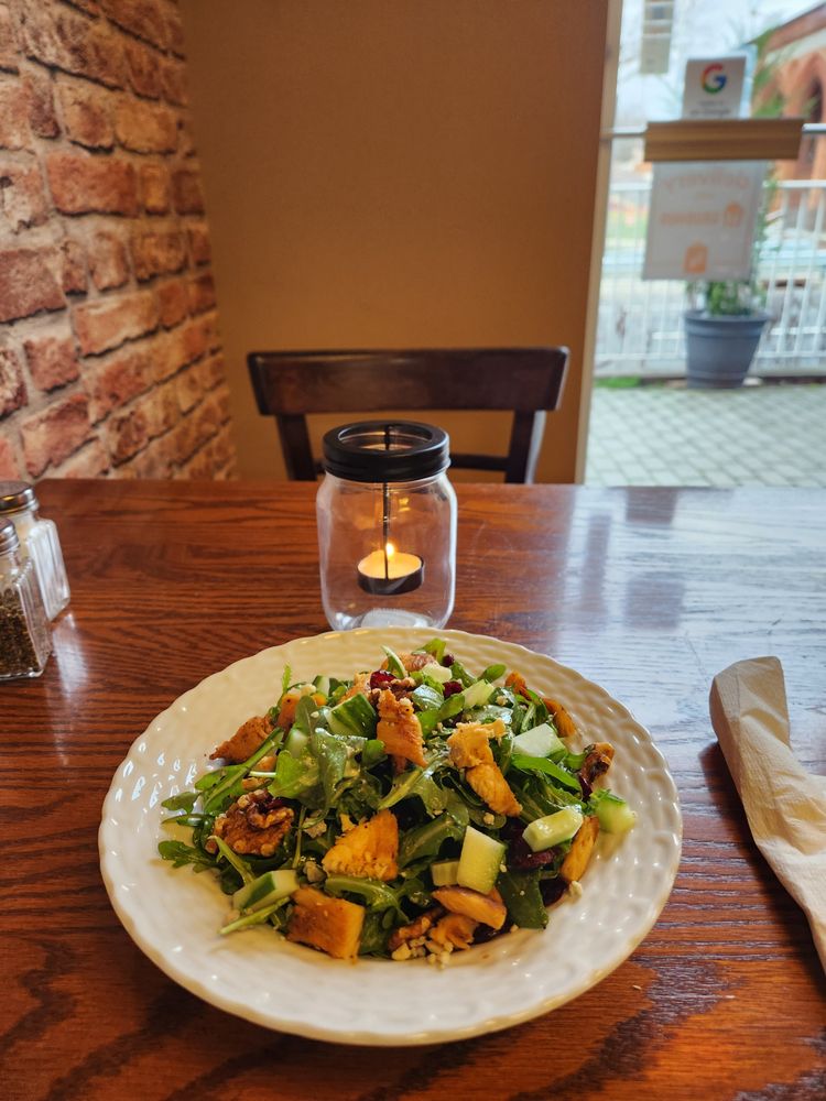 Cisneros Pizzeria