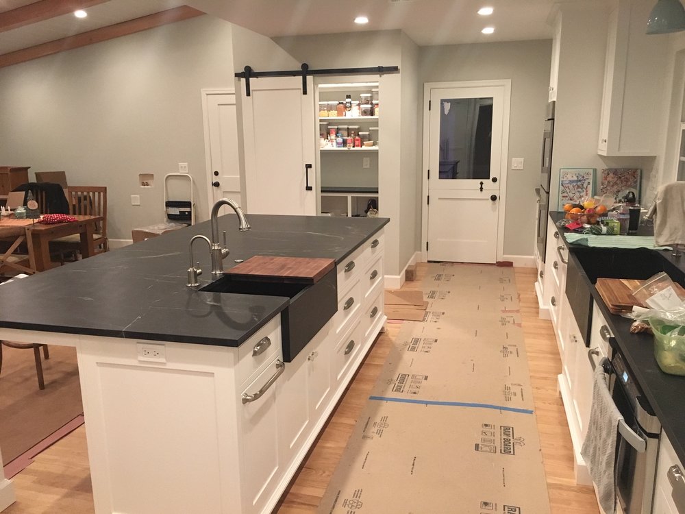 De La Rocha Cabinets
