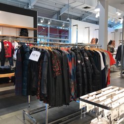 guess jeans fashion 401 biscayne blvd downtown miami fl
