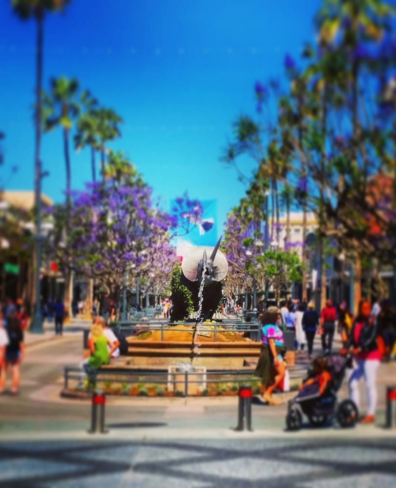 Third Street Promenade >> Third Street Promenade Where Dinosaurs Vomit Water Hehe Yelp Third Street Promenade >> Third Street Promenade Where Dinosaurs Vomit Water Hehe Yelp