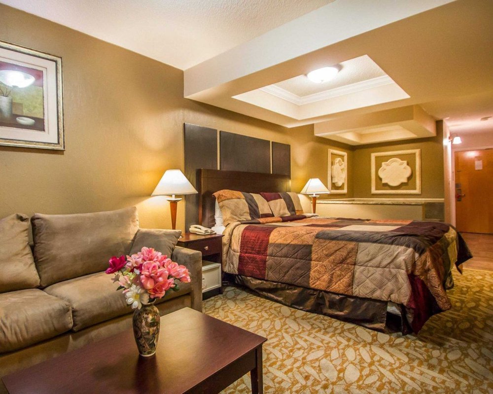 Econo Lodge Inn & Suites Old Saybrook - Westbrook Photo