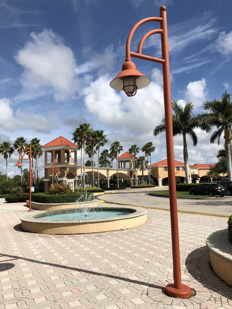 Vero Beach Outlets 35 Photos & 36 Reviews Outlet Stores 1824 94th