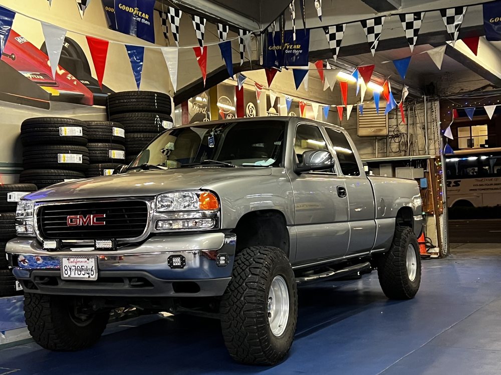 Buddy's Auto Body & Restoration