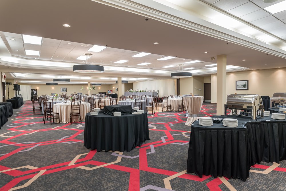 Four Points by Sheraton Edmonton South