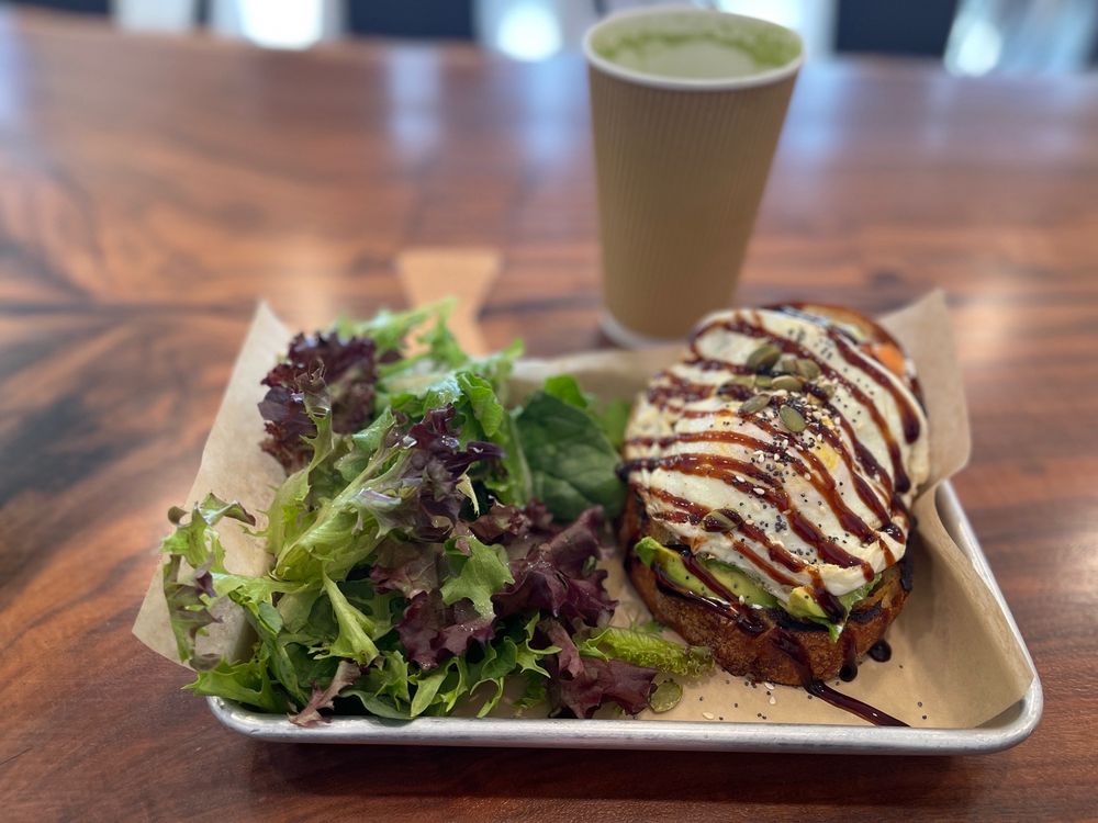 Le Paris Artisan & Gourmet Cafe