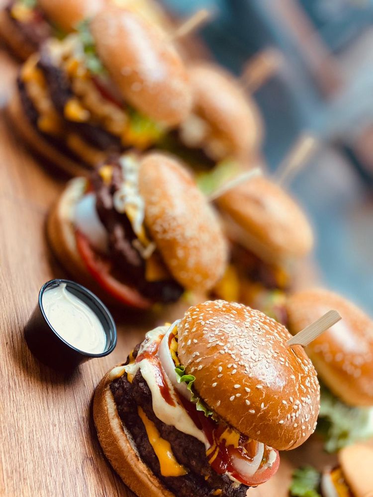 4x4 Extreme Burgers