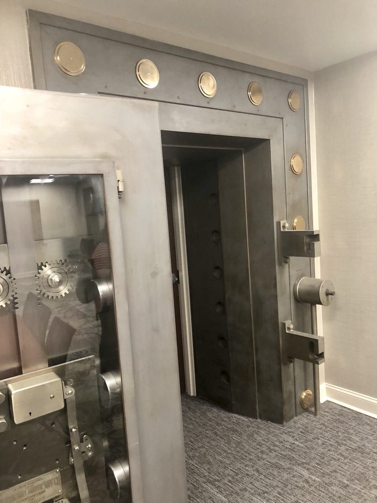 Stock Yards Bank & Trust 10 Photos Banks & Credit Unions 214 S 5th St, Civic Center