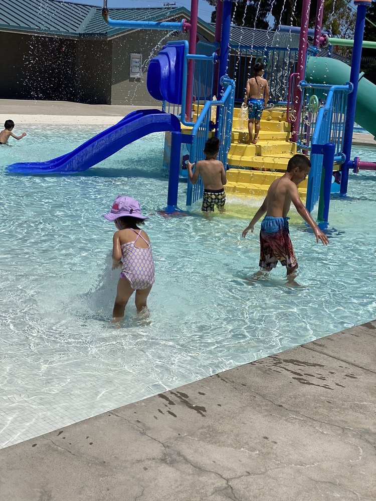 San Leandro Family Aquatic Center