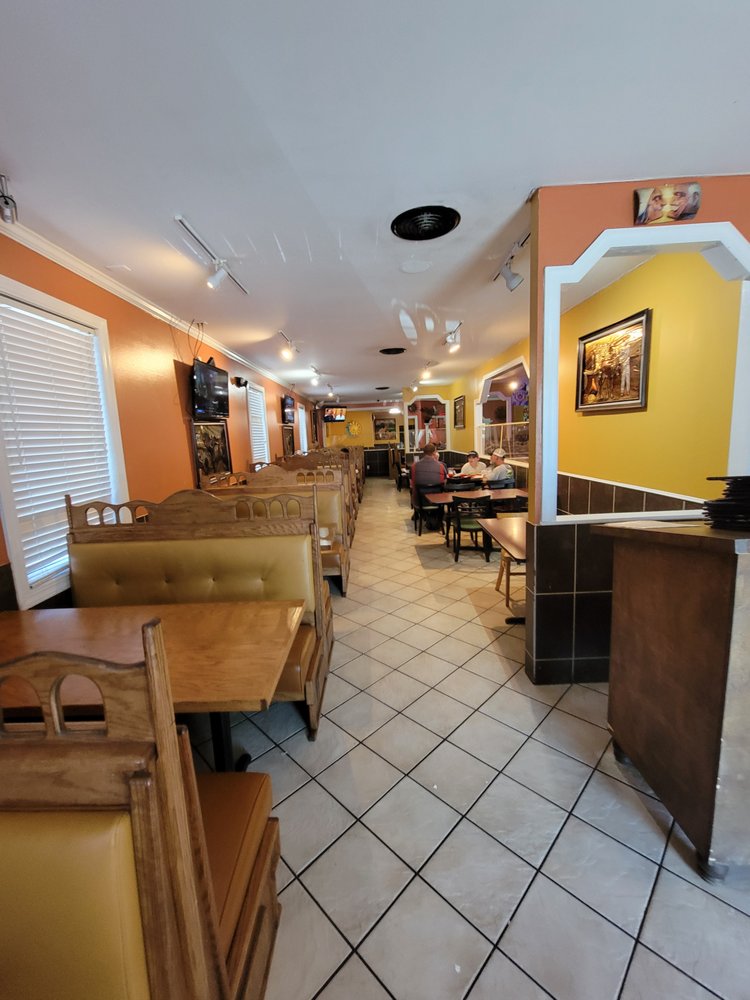 Habaneros Mexican Restaurant bar