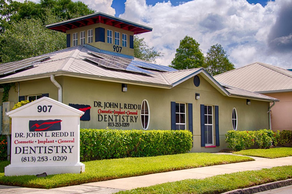 image of business Tampa Smiles: John L. Redd II, DMD