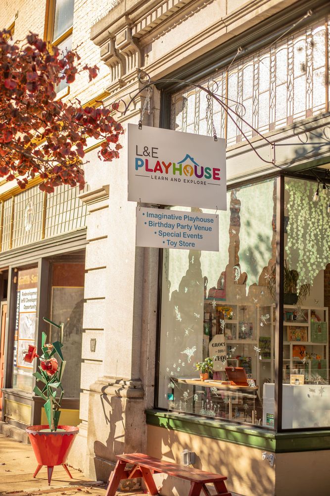 L & E Playhouse