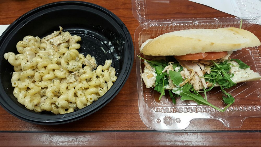 corner bakery cafe chicken pesto sandwich