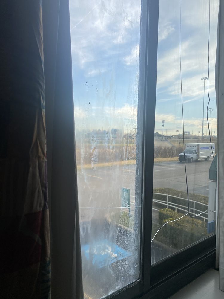 Travelodge by Wyndham Texarkana