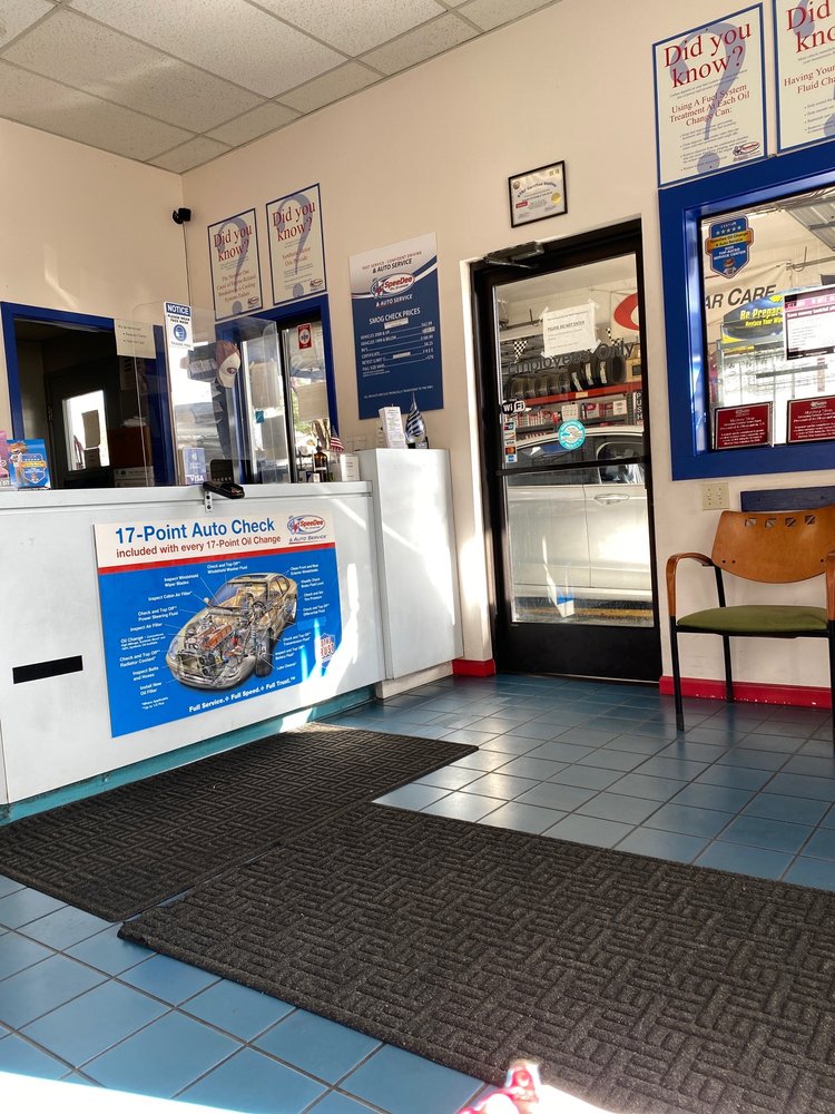 SpeeDee Oil Change & Auto Service