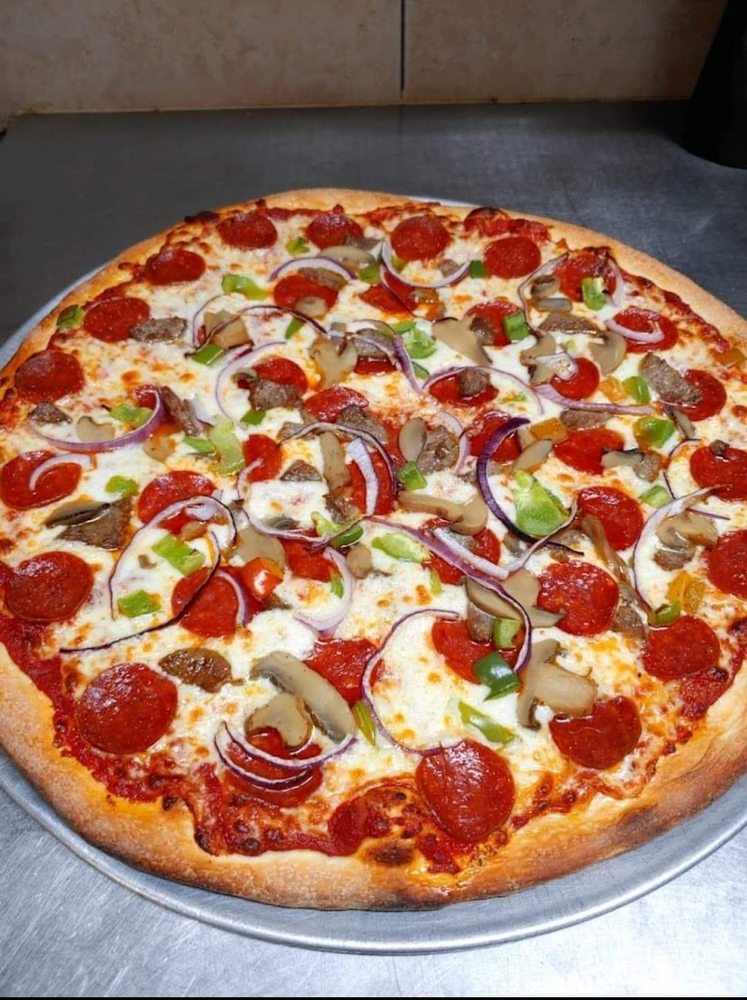 Luke's Sports Shack Bar & Grill