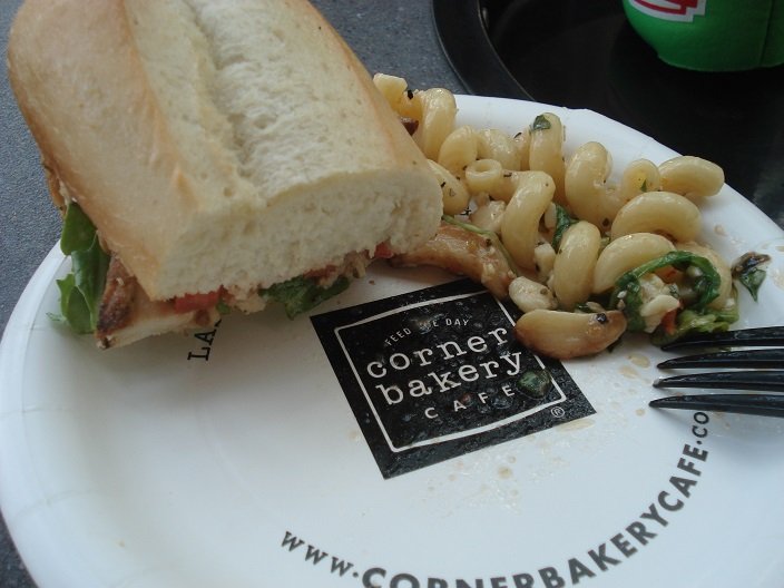 Corner Bakery Cafe En Pesto Sandwich Mini Meal With Cavatappi Photo Of Corner Bakery Cafe Austin Tx United States