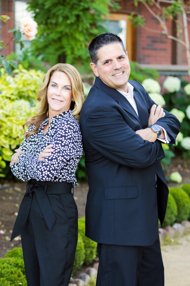 Leslie & Michele Manzone Advisors - Engel & Voelkers