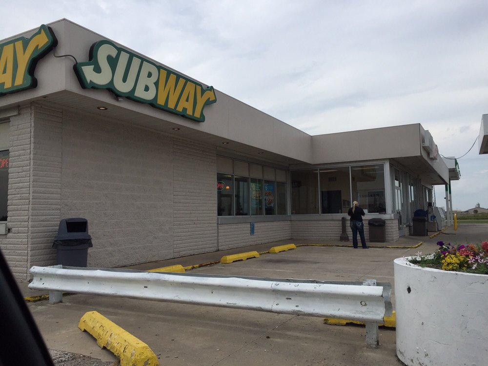 Subway Fast Food 1401 US Highway 24 W, Gilman, IL Restaurant