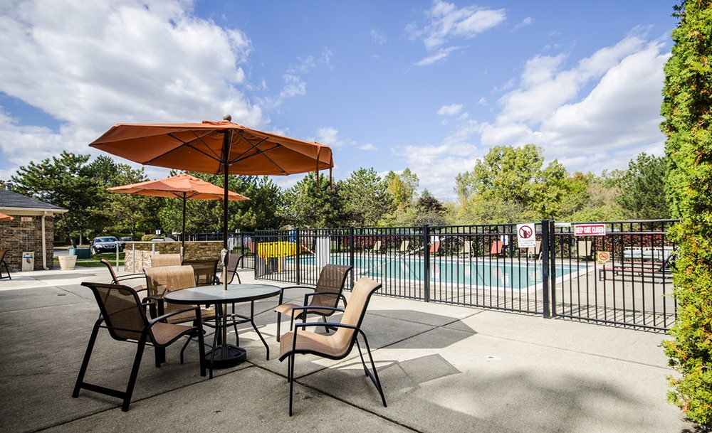 Canterbury Park Apartments 44 Photos Apartments 19400 Mayfield