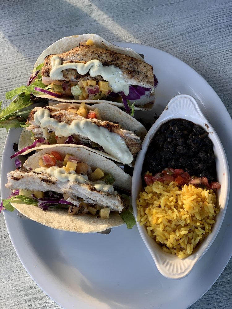 FINS Seafood & Dive Bar