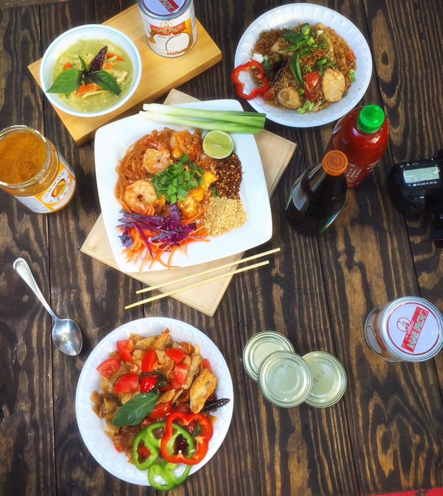 Yummy Thai Food 36 Photos & 19 Reviews Food Trucks 75 Rainey St