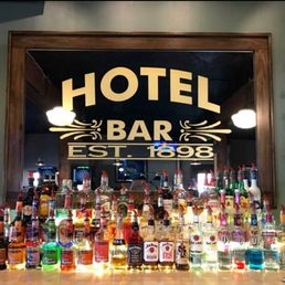 Hotel Bar And Grill 11 Photos American Traditional 145 West Photo Of Hotel Bar And Grill Gladwin Mi United States