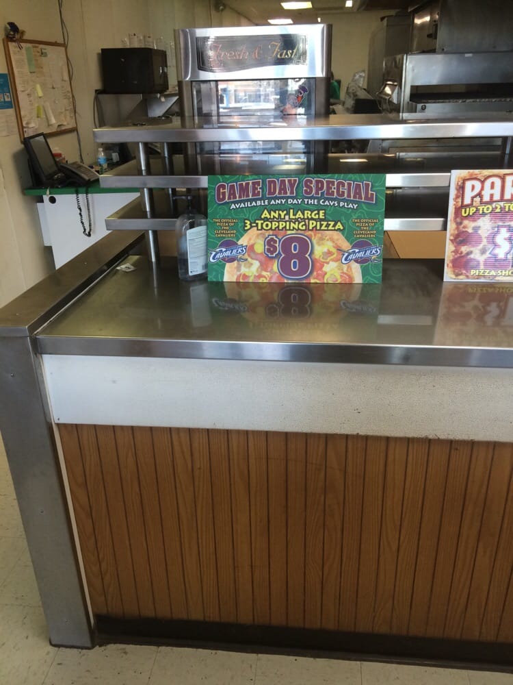 Oven Fresh Pizza Pizza 3732 Pearl Rd, BrooklynCentre