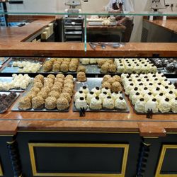 Aux Merveilleux de Fred , 22 photos \u0026 31 avis , Pâtisseries